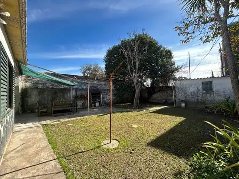 Casa 5 ambientes con 2 baños