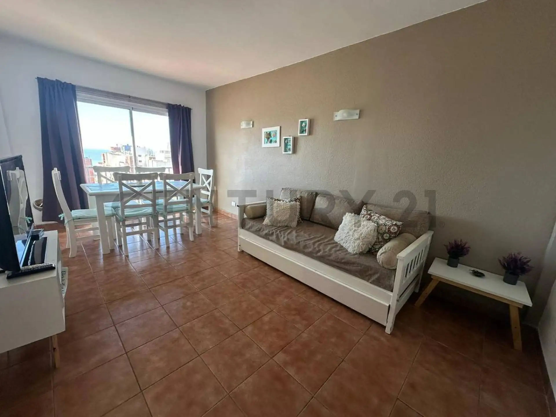 Excelente departamento de 3 ambientes zona Plaza Colón