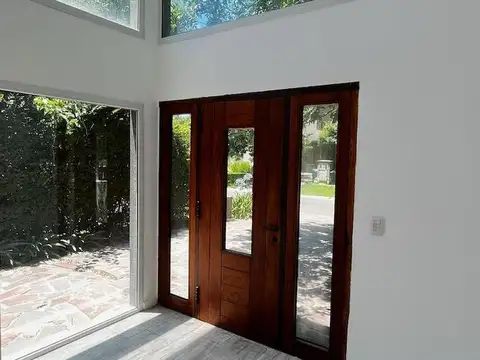 Casa 5 ambientes con 3 baños