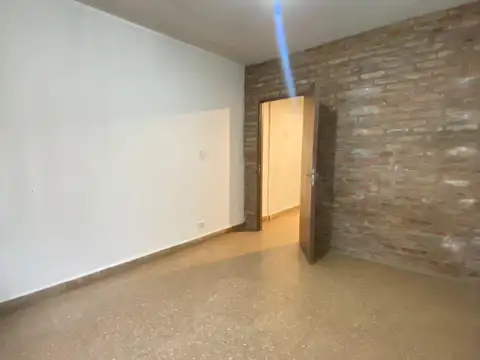 Alquiler monoambiente divisible con balcón en Bella Vista