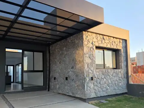 VENTA DUPLEX 2 DORMITORIOS RINCONES DE MANANTIALES 