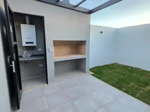 Casa en Venta en Barrio Rincones de Manantiales, USD 130.000