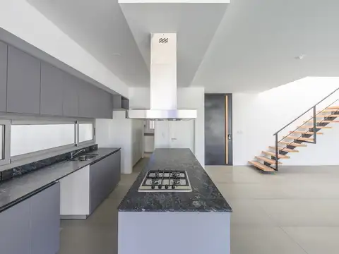 Depto Tipo Casa 6 ambientes con 2 baños