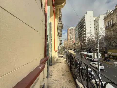 Avenida Rivadavia 2000