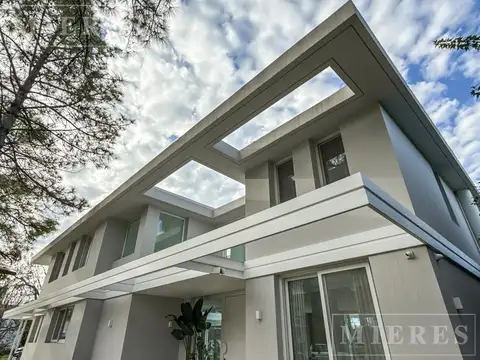 Casa en Venta en Mayling Club De Campo, USD 1.230.000