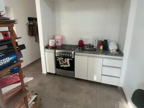 Departamento 2 ambientes con balcón en alquiler - Ezpeleta Este