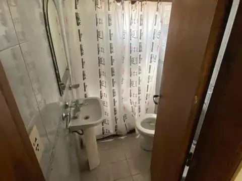 Casa 2 ambientes con 1 baño