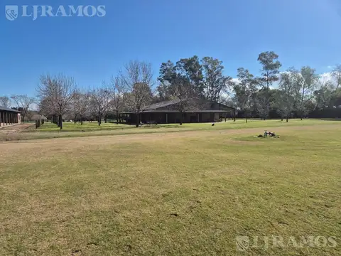 VENTA. EXCLUSIVO CLUB DE POLO. EXCELENTE ACCESO.  A 900 metros de la Ruta 28 (Km 5).