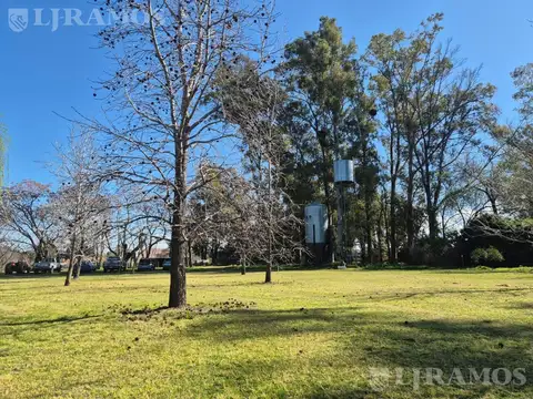 VENTA. EXCLUSIVO CLUB DE POLO. EXCELENTE ACCESO.  A 900 metros de la Ruta 28 (Km 5).