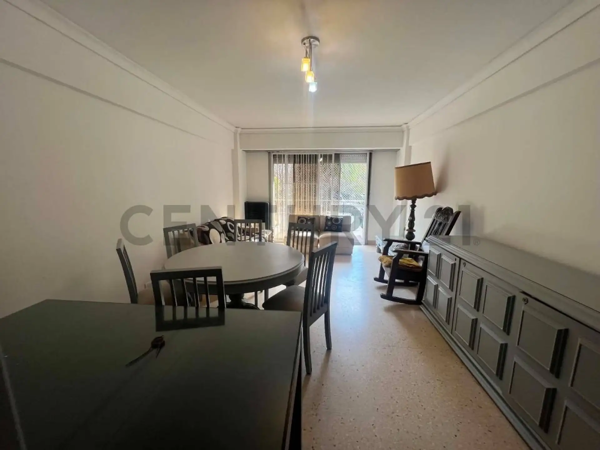 Depto 3 amb, 80m² con cochera y dependencia — Centro