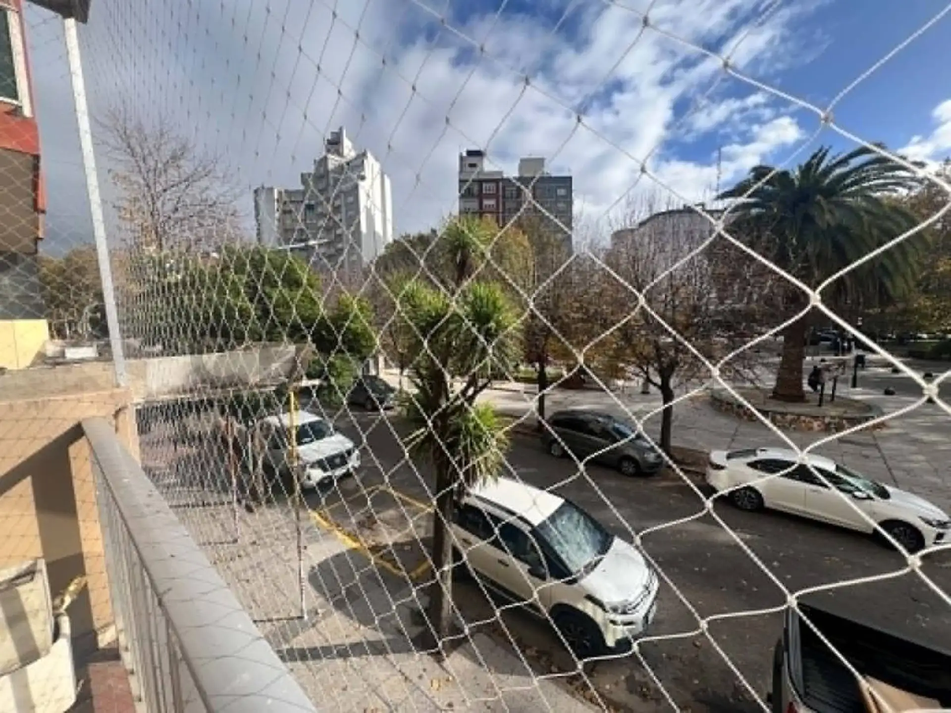 Depto 3 amb, 80m² con cochera y dependencia — Centro