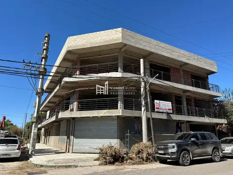 LOCAL COMERCIAL EN ALQUILER - PATRICIOS, ING MASCHWITZ