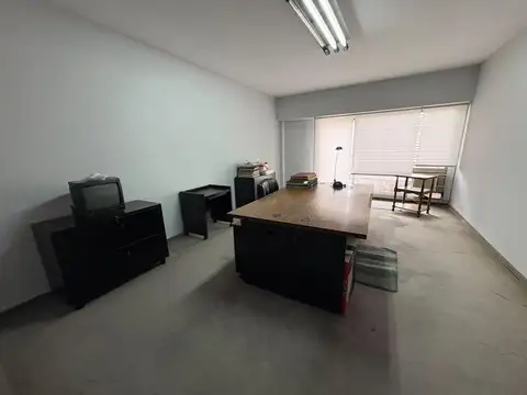 Oficina 3 ambientes con 1 baño
