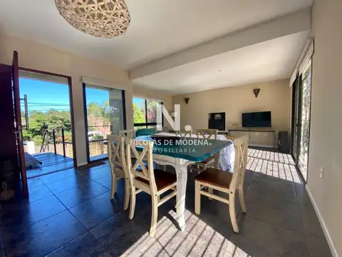 Casa Moderna de Piedra zona Pinares