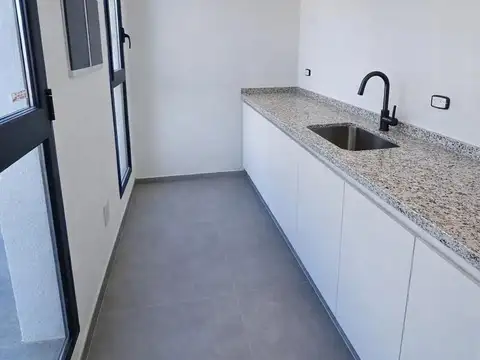 Casa en venta - 4 Dormitorios 3 Baños - Escobar