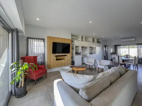 Casa moderna de 4 dormitorios en Fisherton