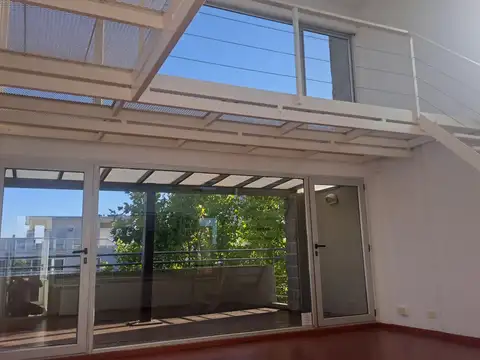 Delgado 300, Piso 1