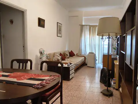 DEPARTAMENTO 4 AMBIENTES CON BALCÓN, LUZ Y POTENCIAL – VILLA CRESPO / PATERNAL