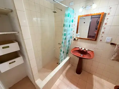Casa en Alquiler con 2 cocheras
