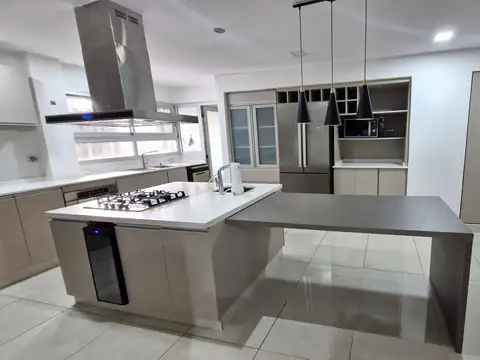 Exclusivo 5 Ambientes Remodelado | 200 m² | 2 Coch
