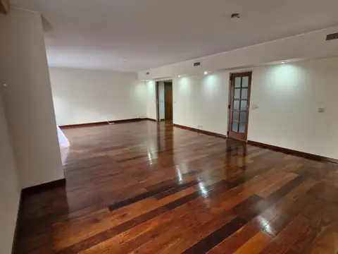 Departamento en Alquiler con 2 cocheras