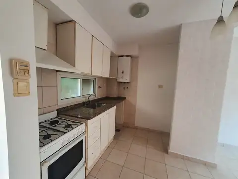 Boulevard Hipólito Yrigoyen 900