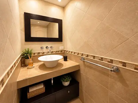 Casa en Venta con 5 cocheras