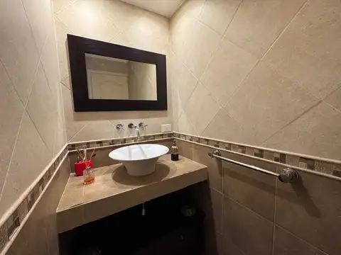 Casa en Venta con 5 cocheras