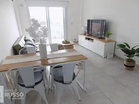 EXCELENTE DEPTO. 2 AMBIENTES c/ COCHERA – ROCA GOLF