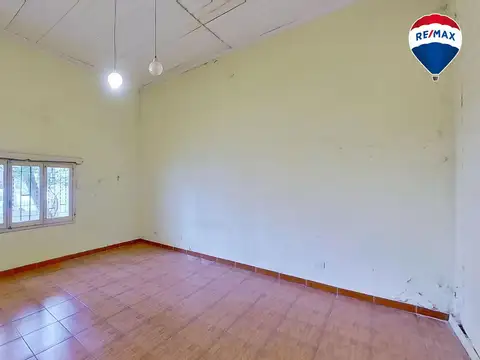 CASA 4 AMBIENTES EN VENTA EN VALENTIN ALSINA PATIO