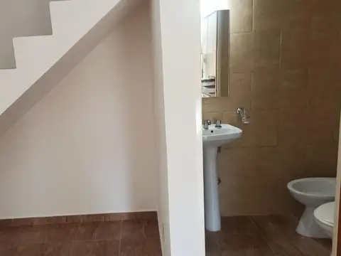 EN VENTA COMPLEJO EN FUNES 4 DEPARTAMENTOS 3 COCHERAS Y ESPACIOS COMUNES IDEAL INVERSORES