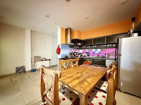 Casa 5 ambientes con 3 baños