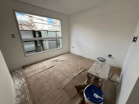 VENTA DPTO EN PLENO CENTRO - SUR 14- EN POZO