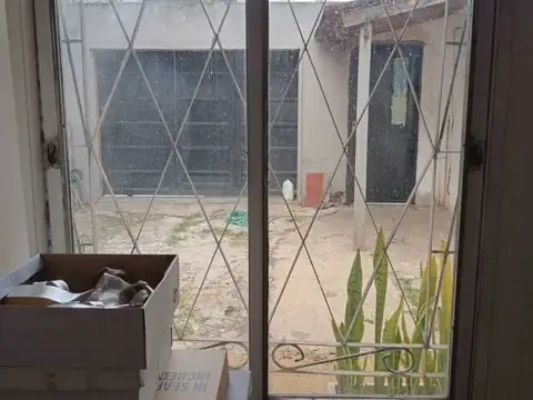 CASA DE  360 MTS2 EN MORON NORTE A PASOS AUTOPISTA DEL OESTE