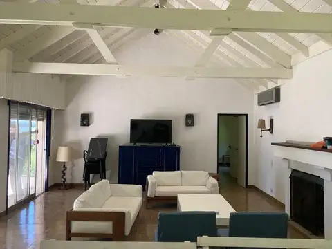 Exclusiva Quinta en Isla sobre el Río Paraná de las Palmas en Puerto De Escobar