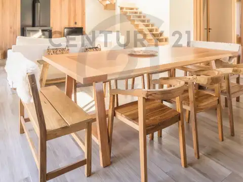 Casa en Venta con 2 cocheras