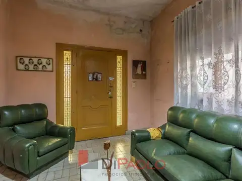 Casa 5 ambientes con 2 baños