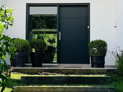 Casa 6 ambientes con 3 baños