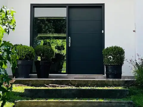 Casa 6 ambientes con 3 baños