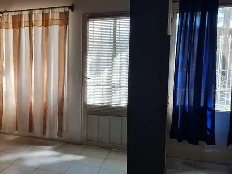 Casa en Venta con 4 cocheras