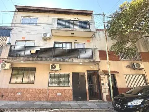 Depto Tipo Casa 2 ambientes con 1 baño