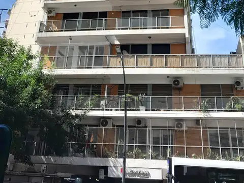 DUEÑA ALQUILA EXCELENTE DOS AMBIENTES PISO ALTO CONTRAFRENTE PULMON DE MANZANA