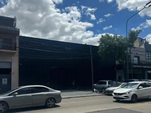 Venta de Local 680 m² Doble Frente en Villa Martelli