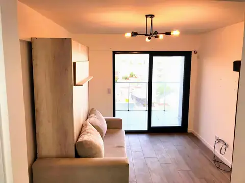 Dr. Carbone 3600, Piso 7