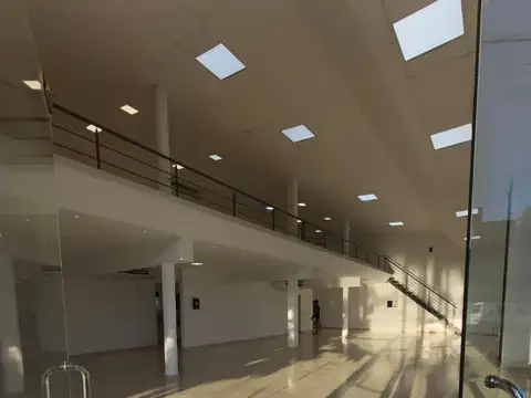 Esquina Av. San Martin y López y Planes - 320 m2