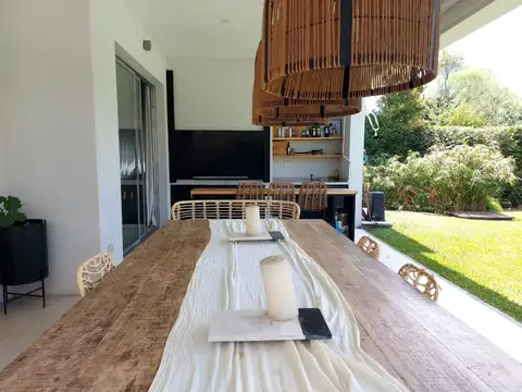 Casa en Venta en Armenio, USD 1.190.000