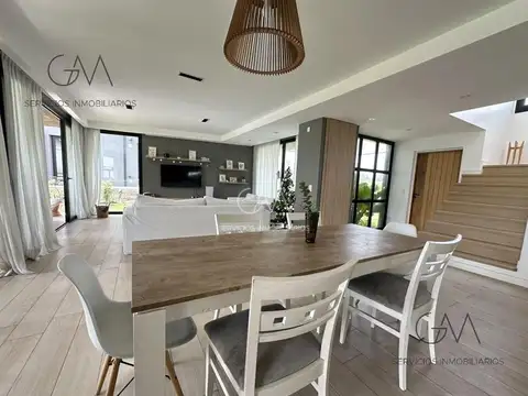 Casa 4 ambientes con 3 baños