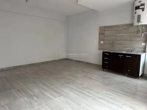 Depto Tipo Casa en Alquiler en Caseros, $ 590.000