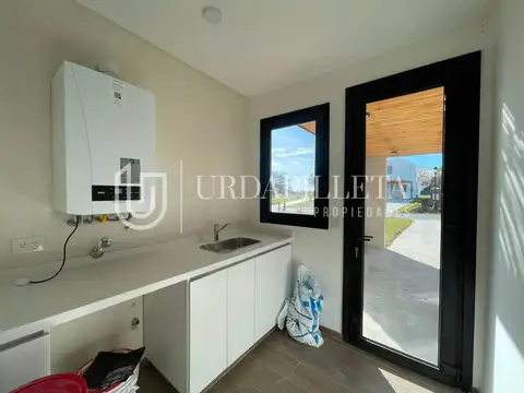 Casa en Venta al Oeste