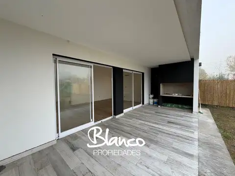 Pilar del Este - Santa Emilia 100
